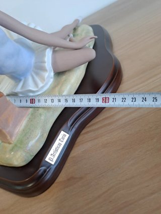 Figura porcelana bailarina con paloma