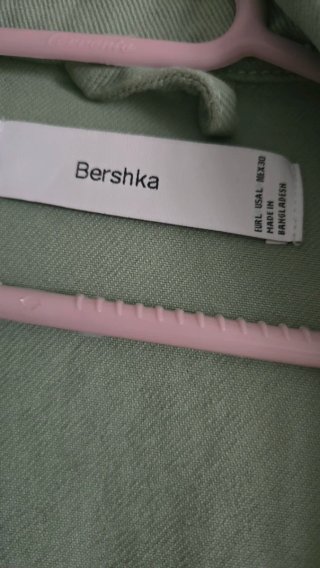 Chaqueta vaquera Bershka verde mujer