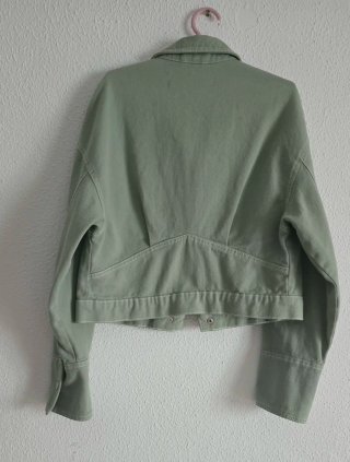 Chaqueta vaquera Bershka verde mujer