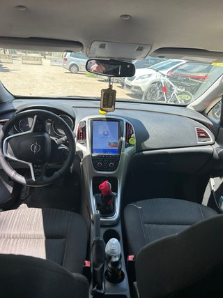 Opel Astra  2010