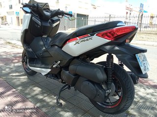Yamaha Xmax 250cc.