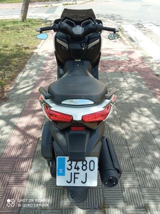 Yamaha Xmax 250cc.