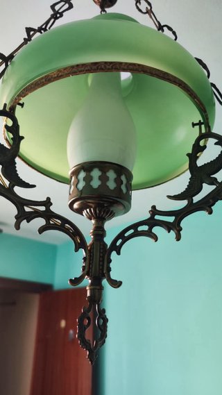 Lámpara de techo antigua verde y dorada