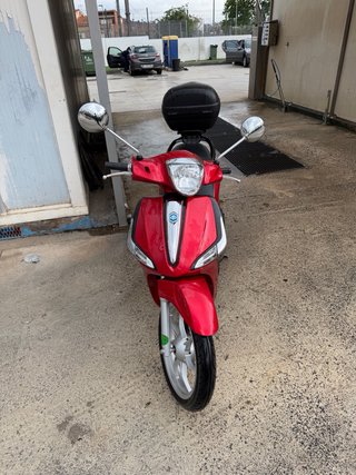 Piaggio Liberty 50 Roja - Moto Scooter