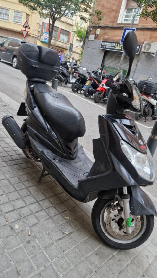 Yamaha 125 Cygnus X Scooter Negra