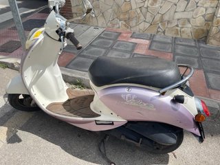 SYM Mio Scooter Morado/Blanco Automático
