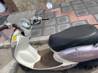 SYM Mio Scooter Morado/Blanco Automático