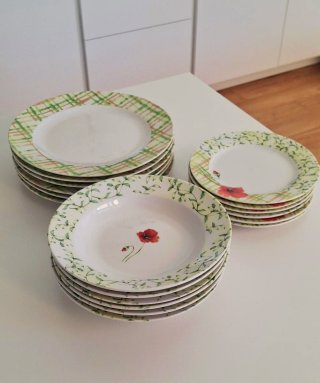 Servizio piatti ceramica decoro floreale