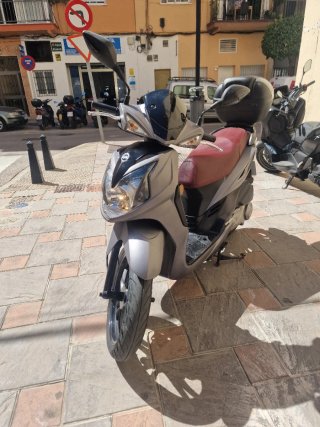Moto SYM SYMPHONY SR 125 Scooter Negra