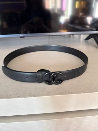 Cintura Chanel in pelle nera