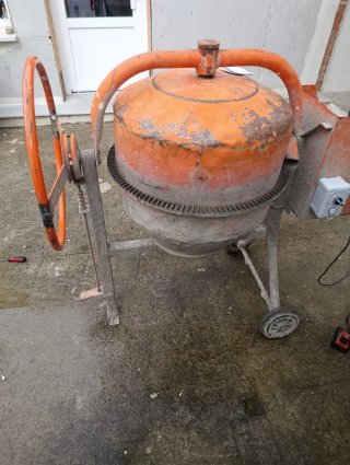 Hormigonera Irbal 140