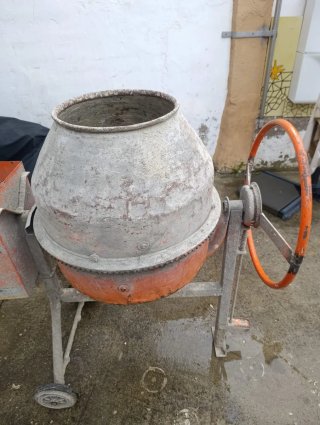 Hormigonera Irbal 140