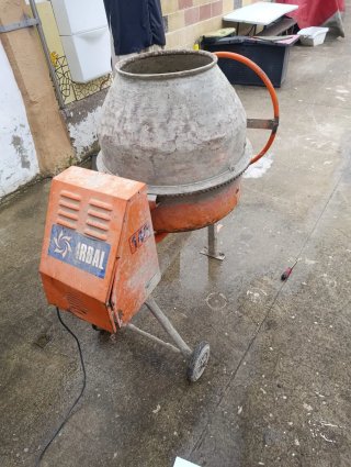 Hormigonera Irbal 140