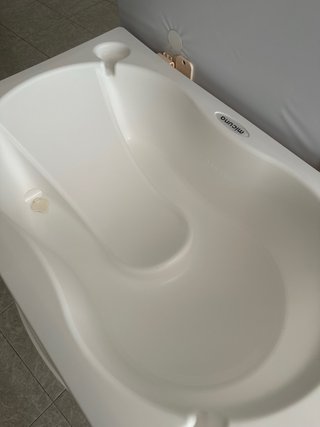 Cambiador con bañera para bebé