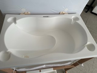 Cambiador con bañera para bebé