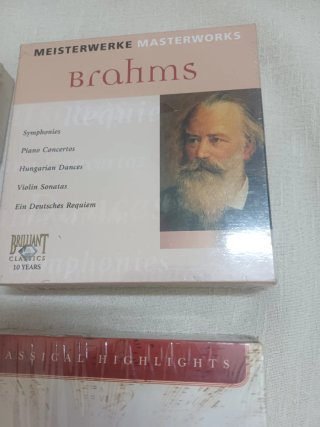4 cofanetti musica classica sigillati