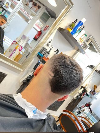 Local Peluquería/Barbería Completa