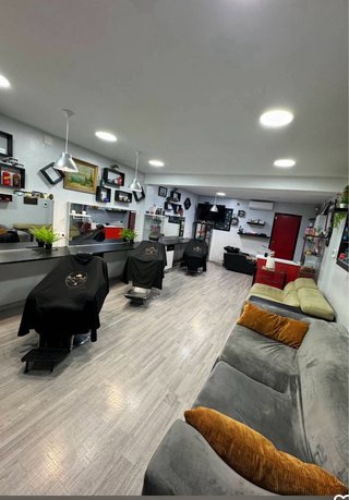 Local Peluquería/Barbería Completa