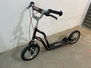 Patinete Negro con Ruedas Grandes para niń@