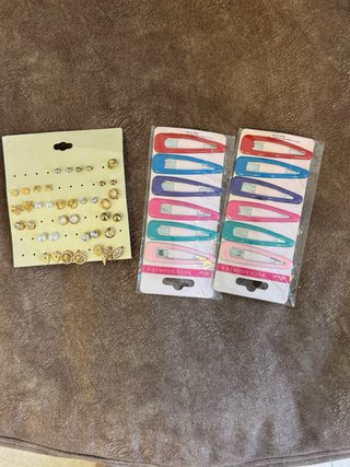 Lote de bisutería: pendientes y pulsera
