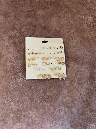 Lote de bisutería: pendientes y pulsera