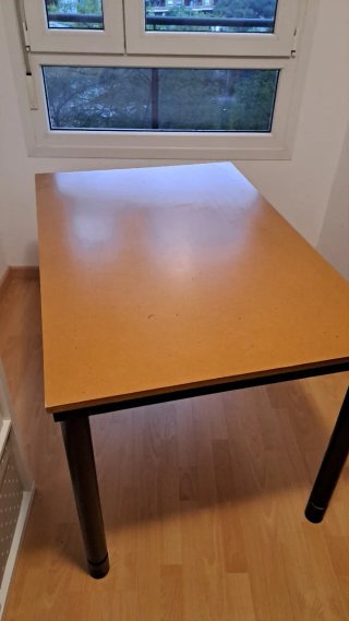 Mesa de comedor 120x80 cm. Precio no negociable.