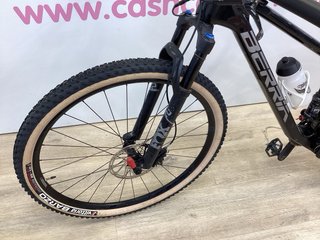 Bicicleta Montaña Mako Full Carbono 2025