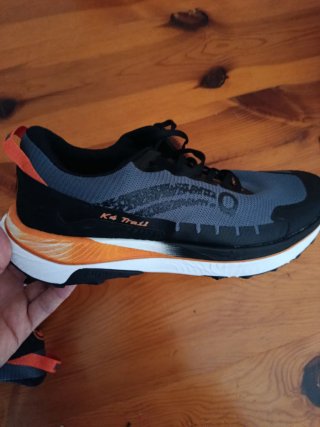 Lote de tres pares de zapatillas 2trail y 1running