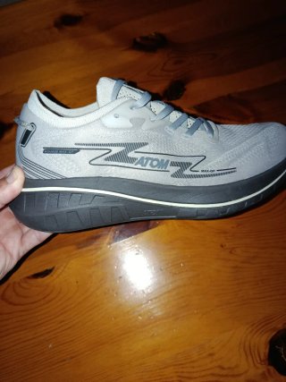 Lote de tres pares de zapatillas 2trail y 1running