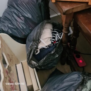 6 Bolsas Ropa Nueva y una de botas.