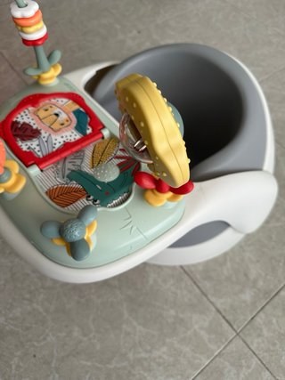 Sillita de juegos y trona para bebé