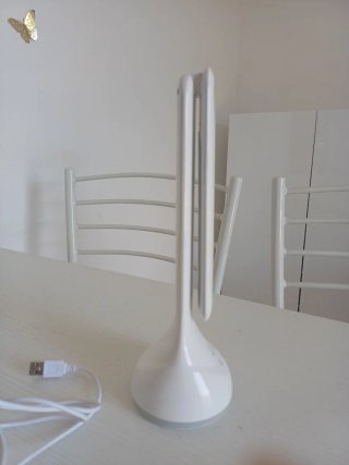 Lampada da tavolo LED bianca