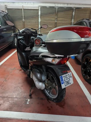 Honda SH 125i Scooter Negra y Gris