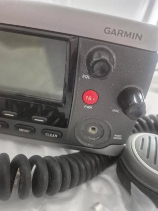 Radio VHF 100i Garmin con Micrófono