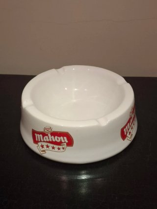 Icónicos ceniceros cerveza Mahou de porcelana