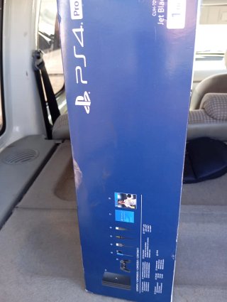 Scatola Vuota PS4 Pro 1TB FIFA 18