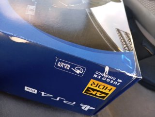 Scatola Vuota PS4 Pro 1TB FIFA 18