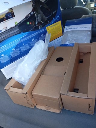 Scatola Vuota PS4 Pro 1TB FIFA 18