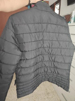 Chaqueta Bershka negra entretiempo