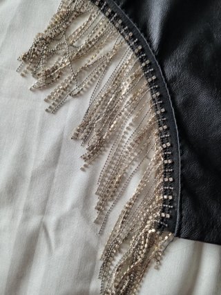 Minifalda efecto piel con flecos strass
