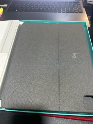 Logitech Combo Touch iPad Pro 12.9 5ª Gen