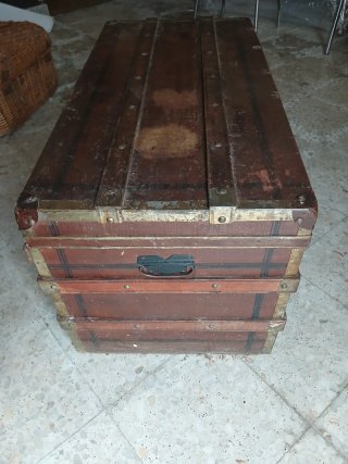 Baúl antiguo madera