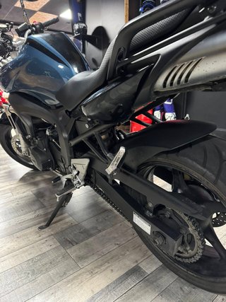 YAMAHA FAZER 600 2006 . Limitable para el A2