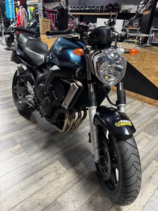YAMAHA FAZER 600 2006 . Limitable para el A2