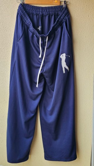 Abito sportivo blu con stampa a golf