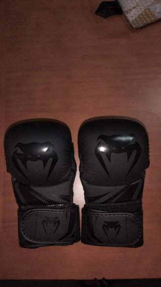 Guantillas MMA Venum Negras