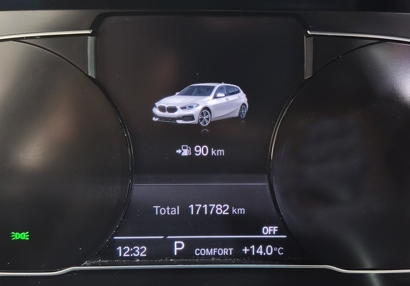 BMW Serie 1 116d (F40) 2022, foto 20