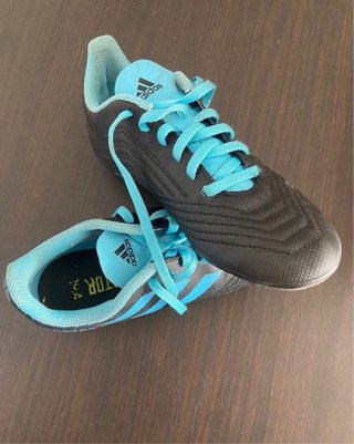 Botas de fútbol Adidas Predator Negras y Azules