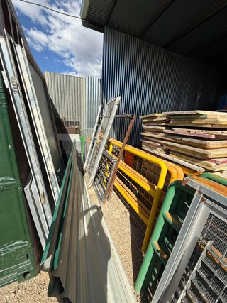 Lote Iluminación, puertas, cocina, ventanas, etc.