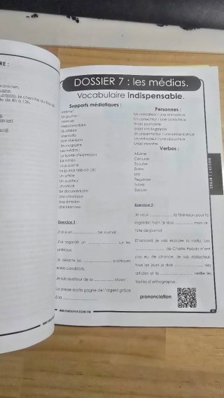 Livre Interactif - DELF B1 60 Activités Pour Mi...